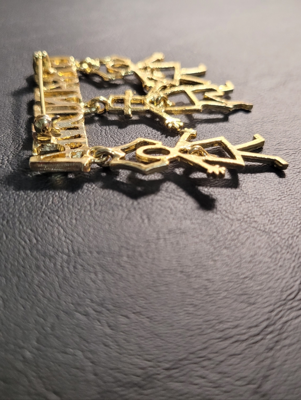 Gold Tone GRANDMA brooch - Picture 3 of 3